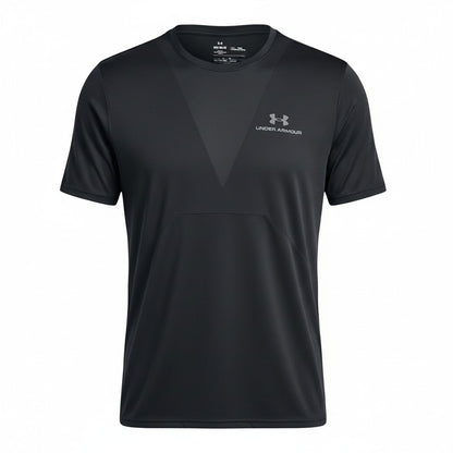 Playera deportiva Under Armour negra con logo minimalista - frente