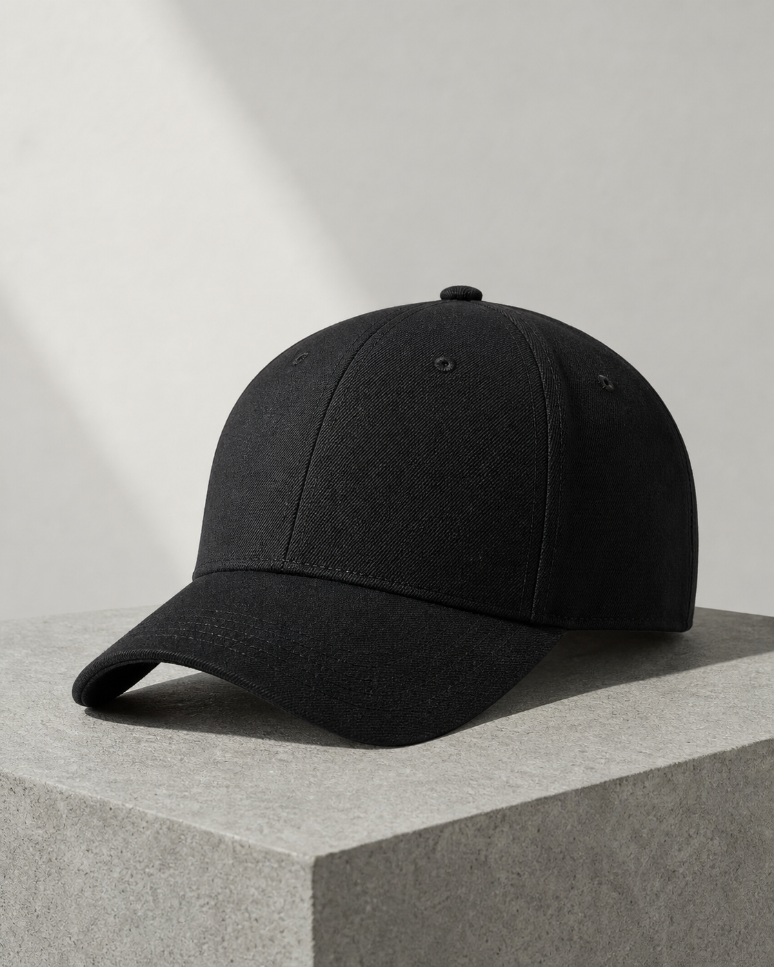 Gorra Offset Cap ink de seis paneles sin logotipo, fotografía de producto en estudio.